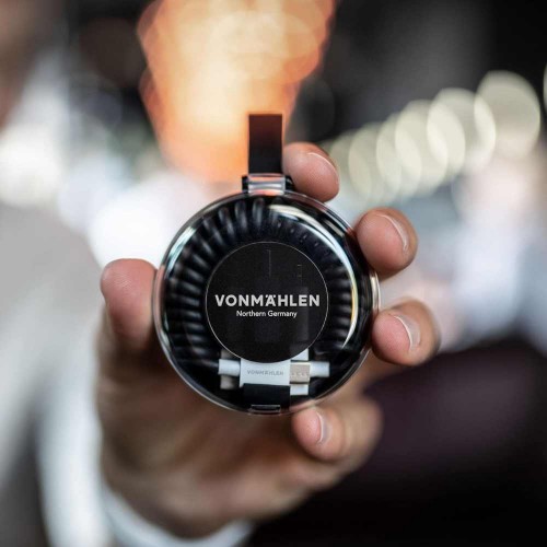  کابل شارژ همه کاره, کابل شارژر چند سر و چند کاره برای اندروید و آیفون برند VONMÄHLEN مدل Allroundo